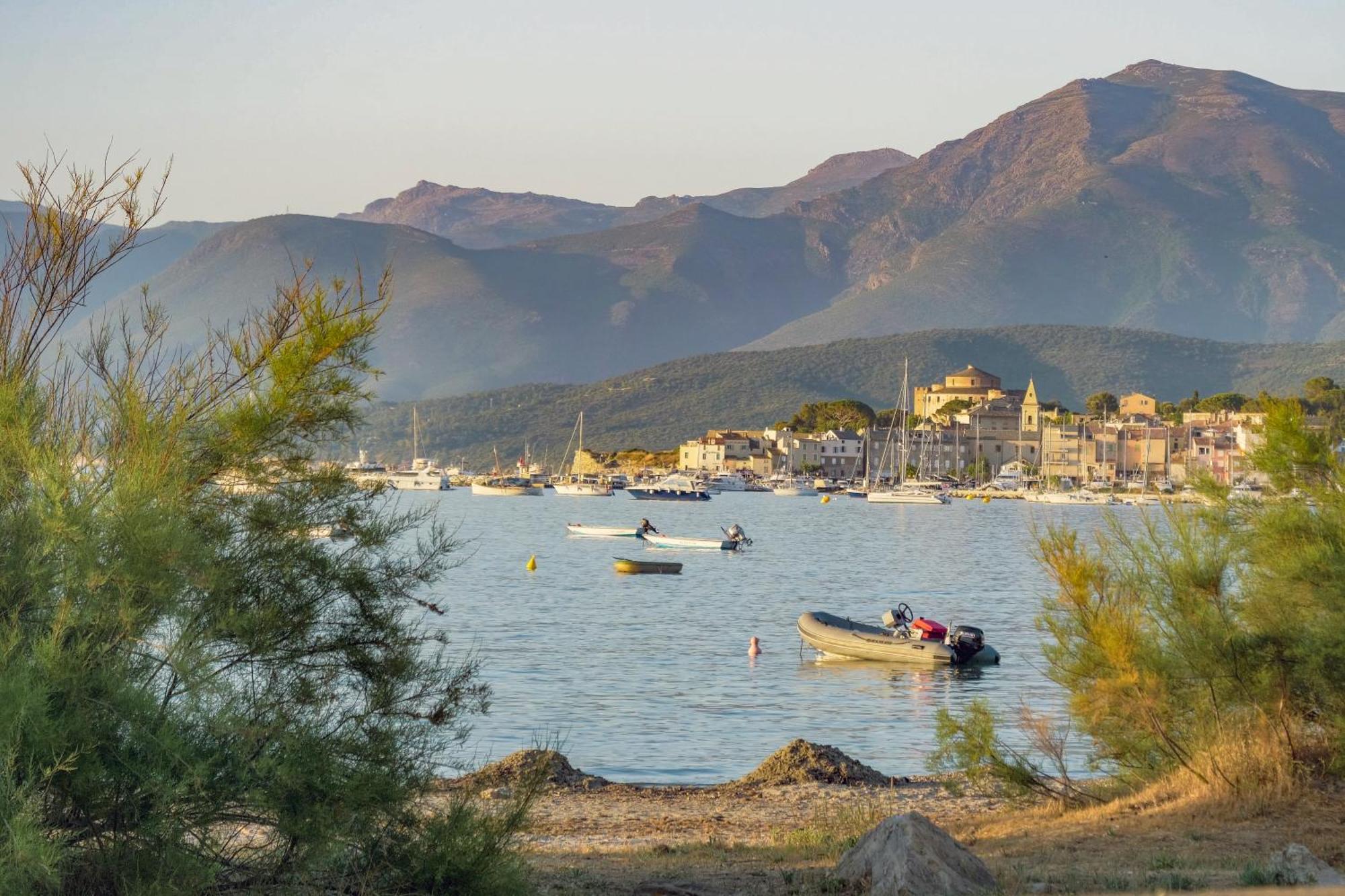 U Pezzo Hotel Saint-Florent  Bagian luar foto