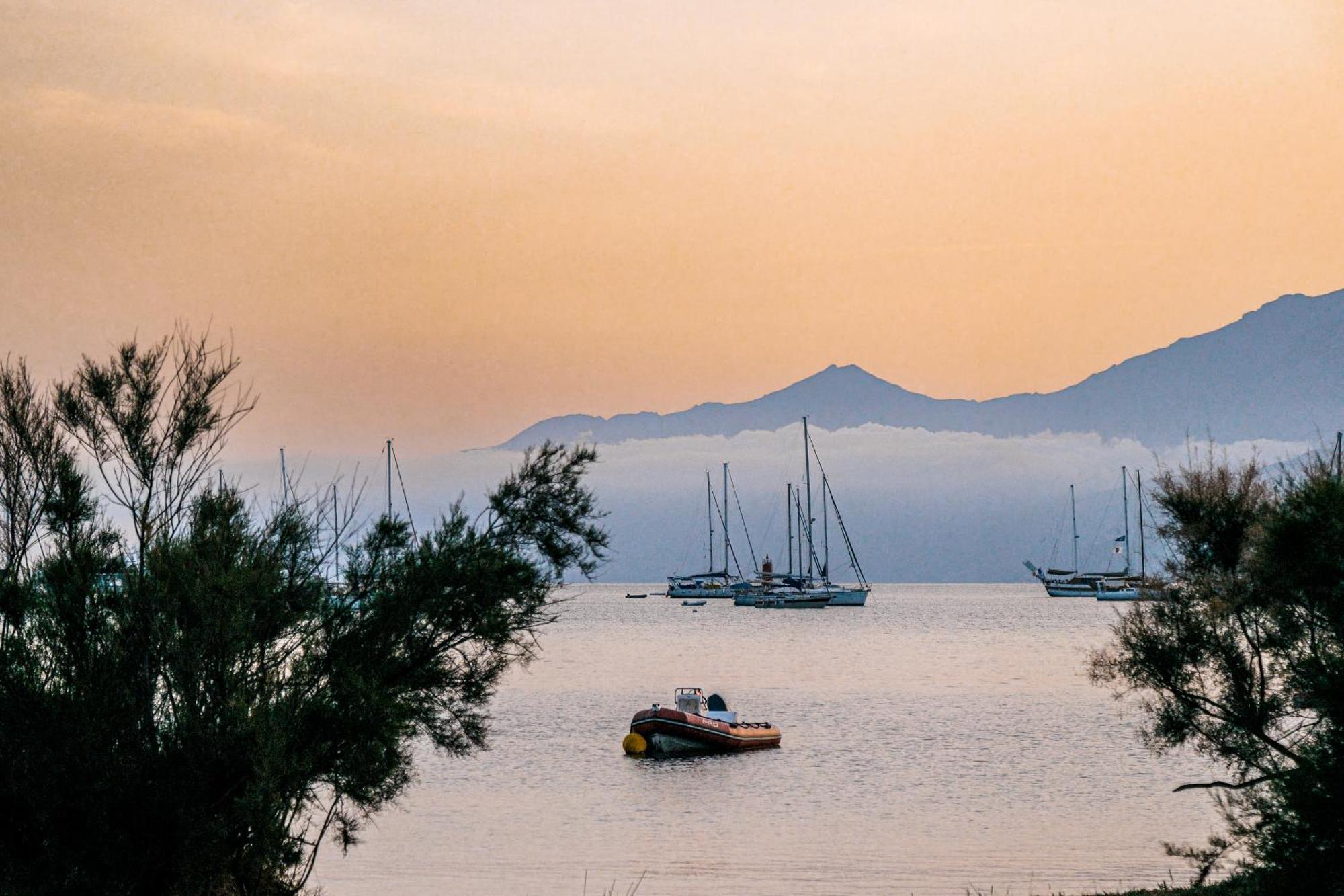 U Pezzo Hotel Saint-Florent  Bagian luar foto